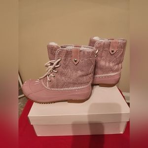 Pink winter boots for women